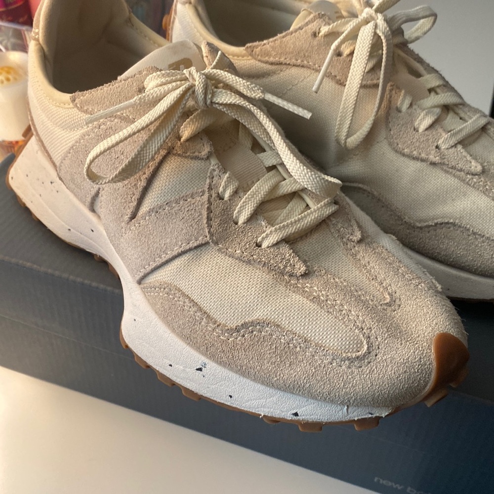 Women new balance 327 size 7